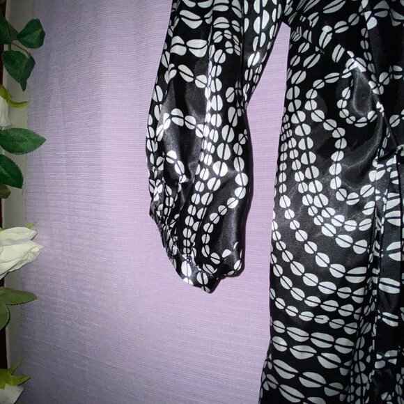 3 tops $25 NEW WITH TAGS VIOLET AND CLAIRE LONG SLEEVE SILK LIKE BLOUSE SIZE M - Picture 4 of 13